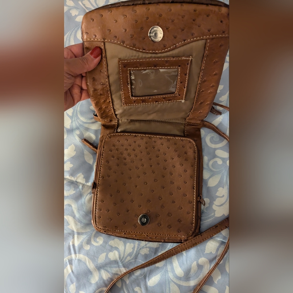 Leather crossbody messenger bag - Picture 7 of 10